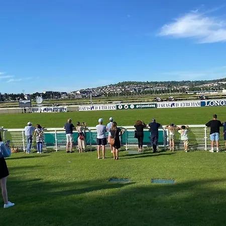 Apartment Beautiful Close To Every Spot Of *