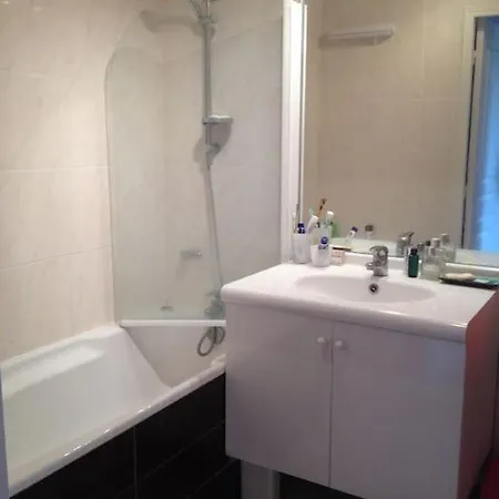 Beautiful Close To Every Spot Of Apartment *