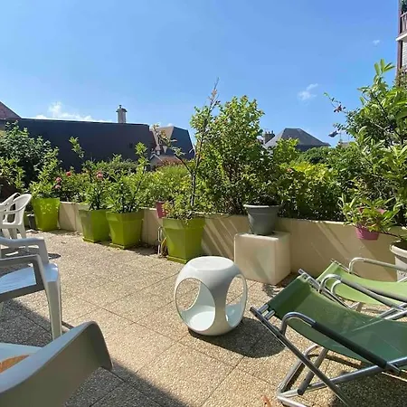 Beautiful Close To Every Spot Of Apartment Deauville